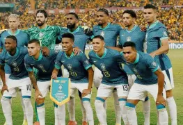 Roja la camiseta de Brasil aficionados le dicen no