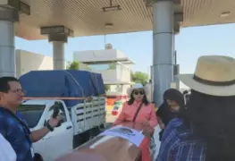 Campesinos de Sinaloa colocan ata&uacute;d en protesta