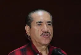 Acusan a expriista de preparar una nueva deslealtad