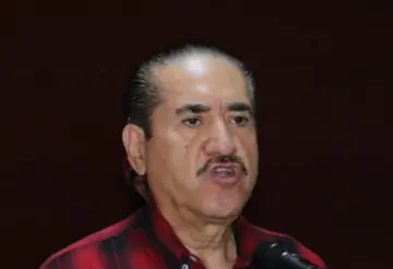 Acusan a expriista de preparar una nueva deslealtad