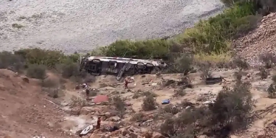 Accidente de autobús deja 37 muertos en Arequipa