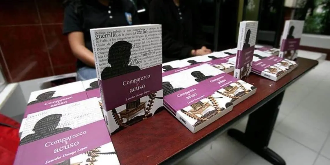 Lourdes Uranga presenta Comparezco y acuso en Tabasco