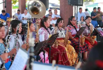 Banda Femenil Regional cautiva con su música en Tamulté de las Sabanas