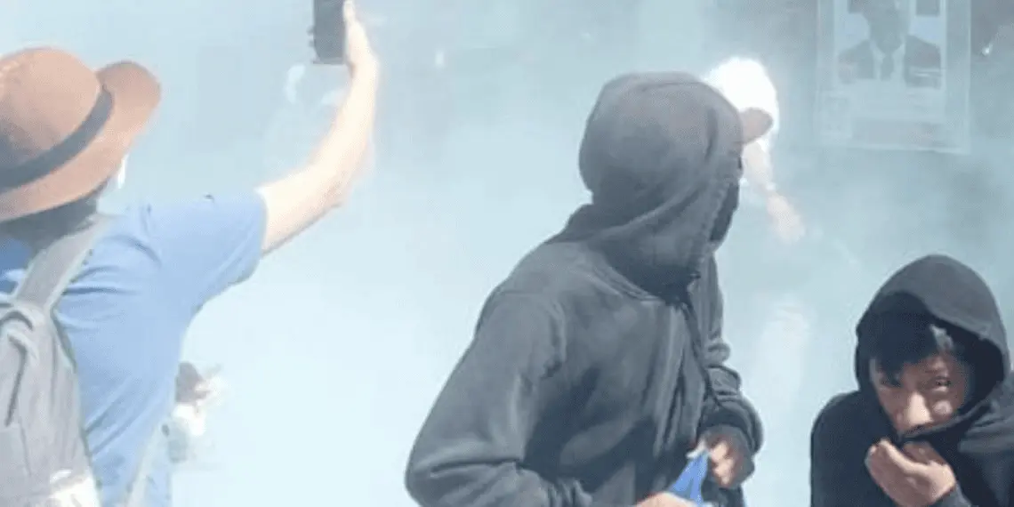 Agresión a fotógrafo en marcha de generación Z en Zócalo