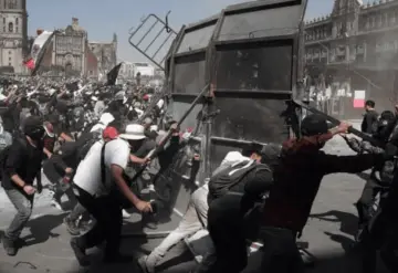 Morena acusa a oposición por disturbios en Zócalo capitalino