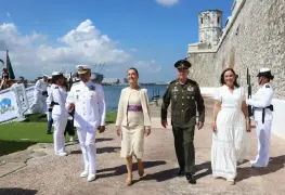 Sheinbaum honra 200 años de la Independencia en la Mar