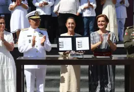 Celebran 200 años de la independencia en la mar