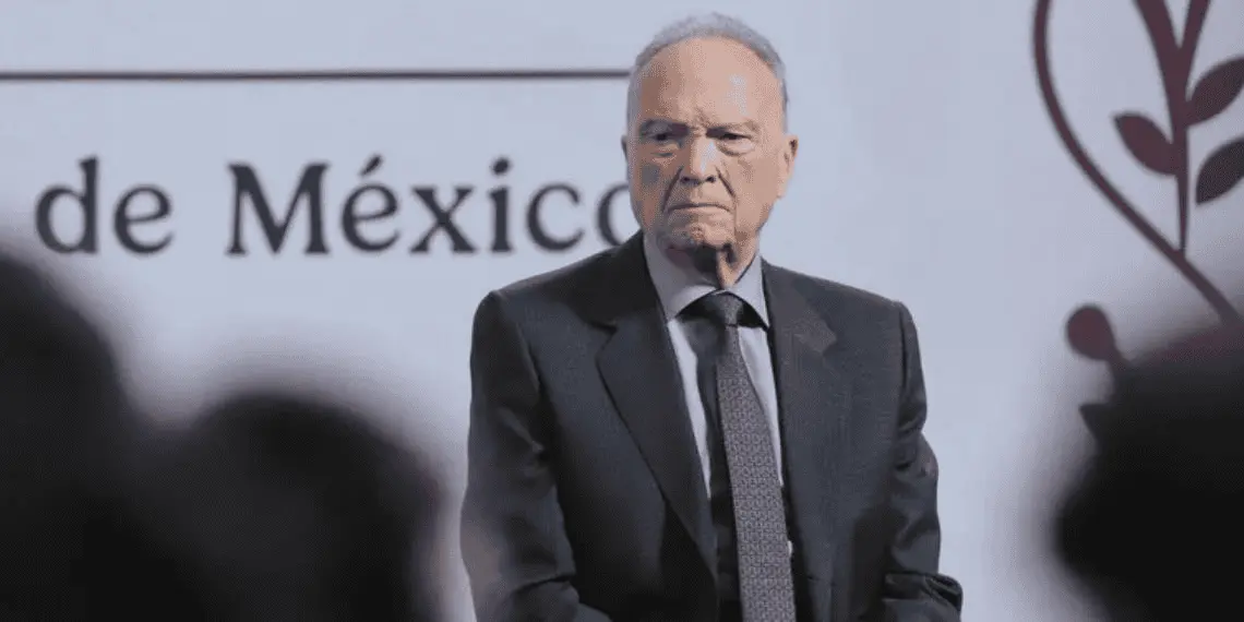 Senado aprueba renuncia de Alejandro Gertz Manero