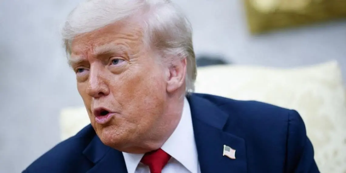 Donald Trump insulta a reportera en conferencia de prensa