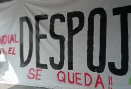 Protesta artística de Vlocke negro en Santa Úrsula Coapa