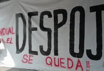 Protesta artística de Vlocke negro en Santa Úrsula Coapa