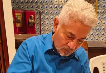 Presenta sus objetos poéticos