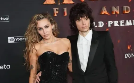 Miley Cyrus y Maxx Morando se comprometen tras cuatro años de relación