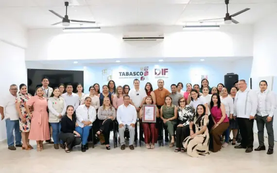 Alcaldesa Mari Luz Velázquez recibe reconocimiento nacional por estrategia de salud mental en la niñez y juventud