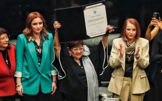 Ernestina Godoy asume como titular de la FGR con promesas de transparencia y justicia