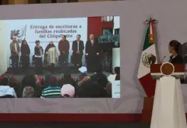 Entrega de viviendas a familias afectadas por deslave en Chiquihuite