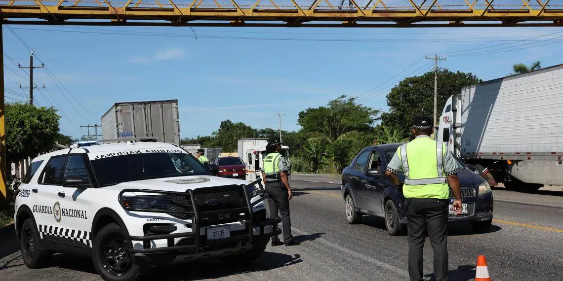 Guardia nacional refuerza vigilancia en carreteras estatales con operativos cinturón y casco