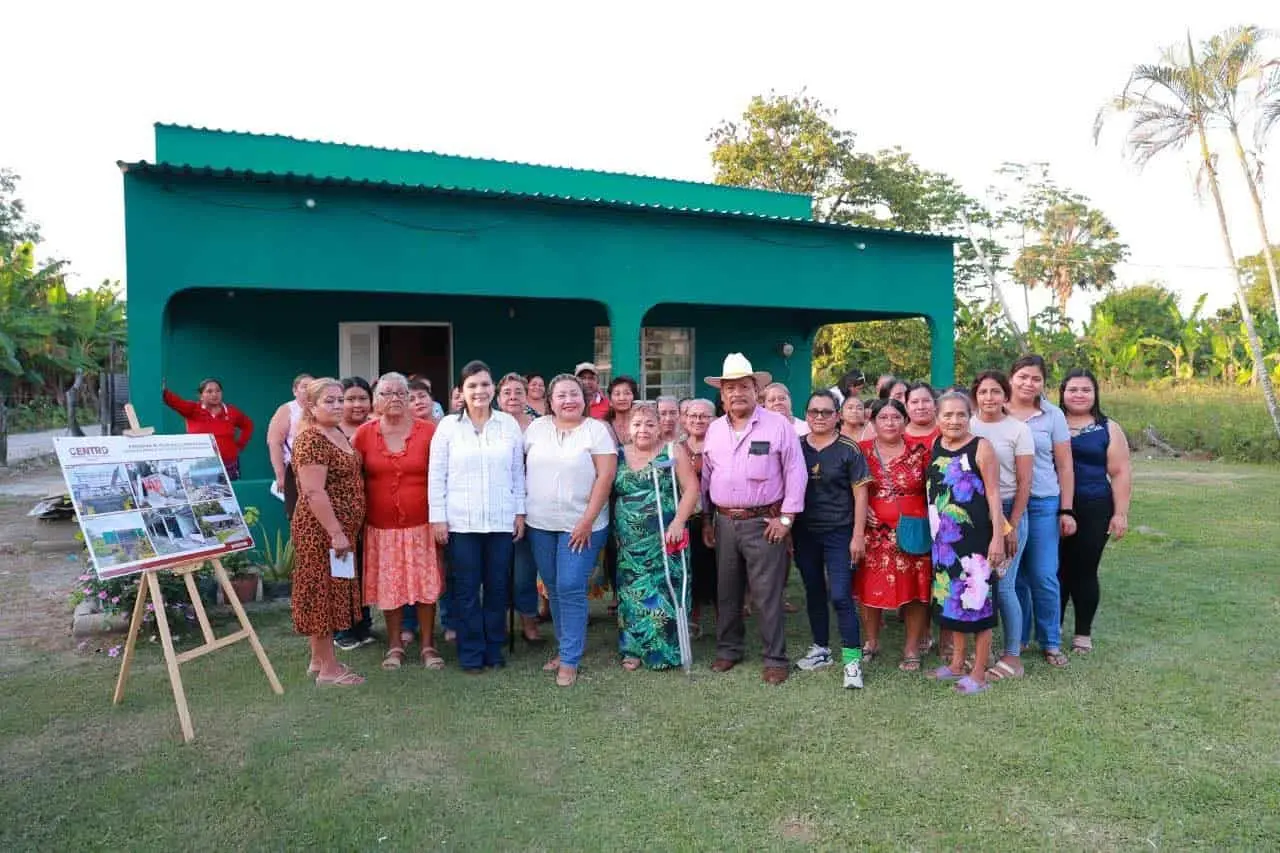 Cumple Yolanda Osuna con entrega de viviendas rehabilitadas en Buenavista, Río Nuevo y González tras tromba de junio