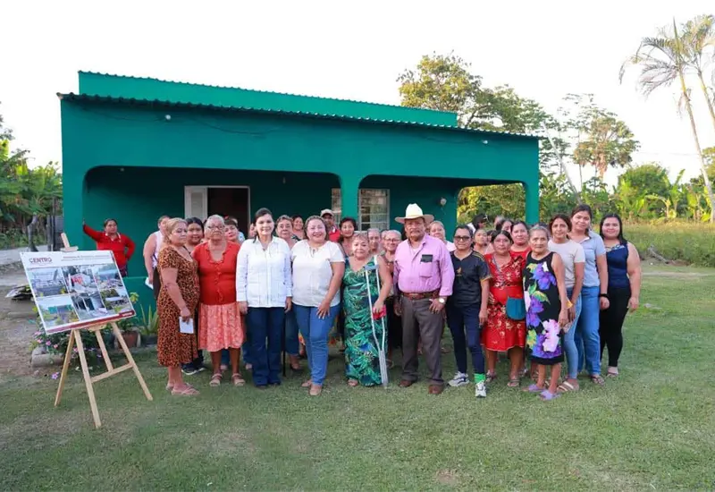 Cumple Yolanda Osuna con entrega de viviendas rehabilitadas en Buenavista, Río Nuevo y González tras tromba de junio