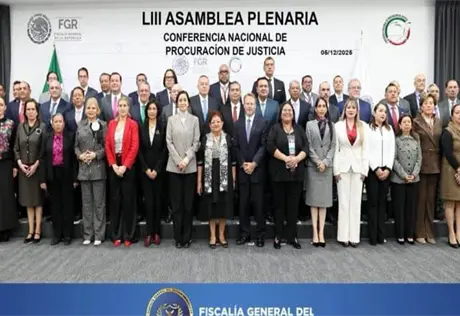 Ofrece Ernestina Godoy trabajar con todos los fiscales del país