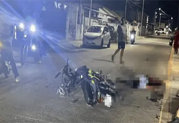 Conductor de motocicleta hospitalizado tras accidente en Centla