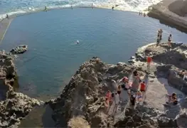 Cuatro turistas fallecen por oleaje mortal