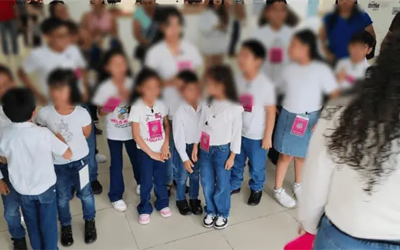 Emotiva exposici&oacute;n de arte infantil en Tabasco