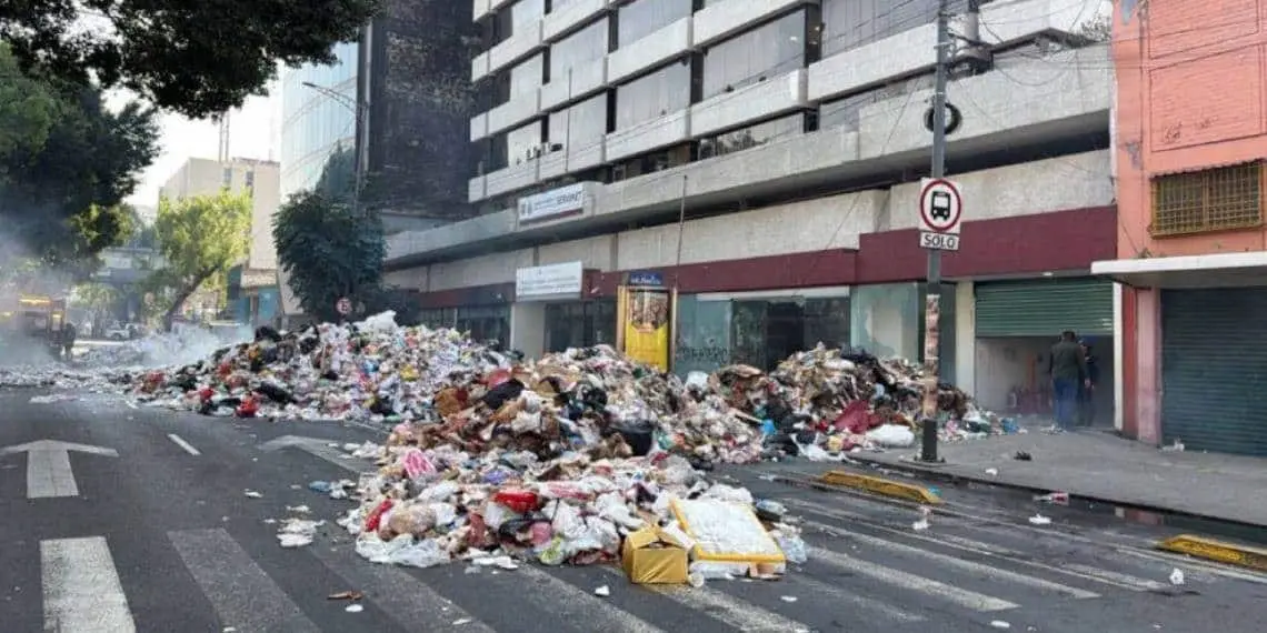Incidentes en protesta de trabajadores de limpieza en CDMX
