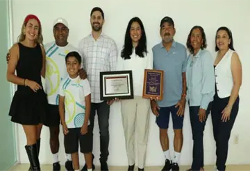 Reconocimiento a una leyenda del tenis tabasqueño