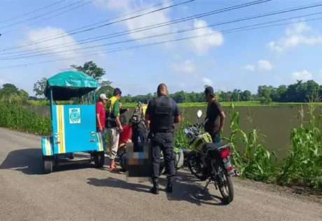 Testigos relatan accidente vial con mujer herida