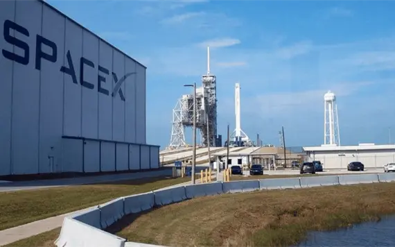 SpaceX considera oferta p&uacute;blica con valuaci&oacute;n r&eacute;cord