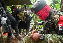 Gustavo Petro instruye a fuerzas de seguridad contra ELN por confinamiento