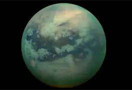 NASA descubre agua tibia en Tit&aacute;n, posible h&aacute;bitat para vida extraterrestre