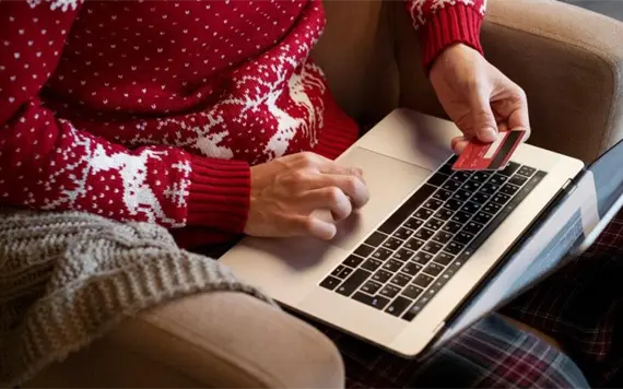Alertan por fraudes digitales en Navidad estafas con env&iacute;os falsos