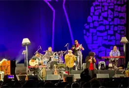 Concierto de Bloque Depresivo conmueve al Estadio Nacional de Santiago