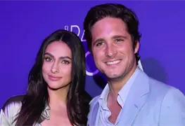Diego Boneta y Renata Notni protagonizan momento inc&oacute;modo en concierto