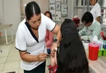 Vacunaci&oacute;n contra sarampi&oacute;n y covid-19, puntos clave en Villahermosa