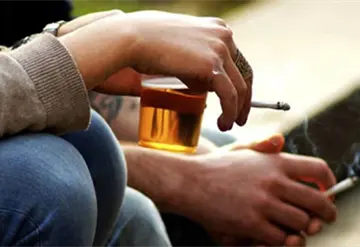 Consumo de drogas baja en menores de edad sube entre adultos