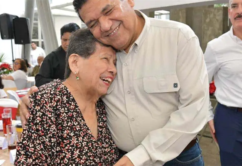 Desea May amor y paz a Tabasco