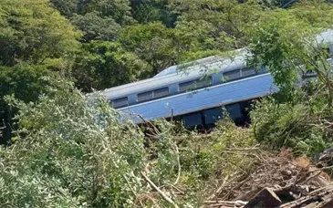 Descarrilamiento del tren Trans&iacute;stmico en Oaxaca deja al menos 20 heridos