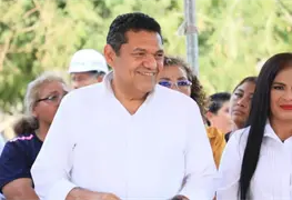 Javier May supervisa obras de repavimentaci&oacute;n y rehabilitaci&oacute;n en Centro