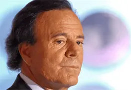 Fiscal&iacute;a de Espa&ntilde;a investiga denuncias de acoso sexual contra Julio Iglesias