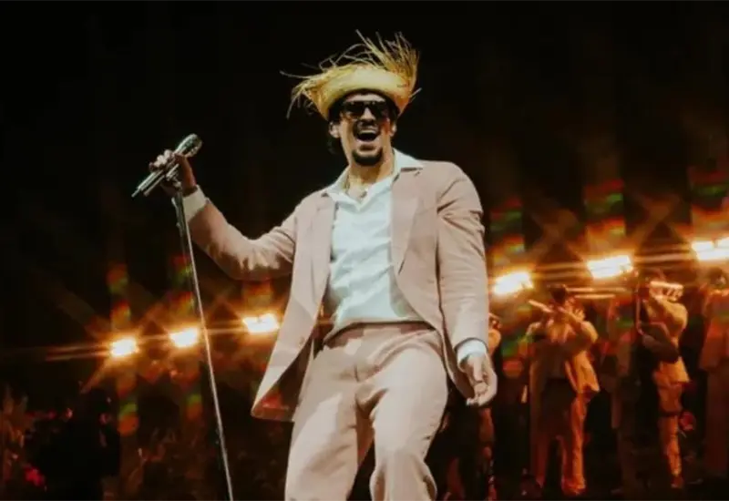 Bad Bunny marca historia con actuaci&oacute;n en espa&ntilde;ol en el Supertaz&oacute;n