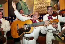 Celebraci&oacute;n en Plaza Garibaldi: Homenaje a Jos&eacute; Alfredo Jim&eacute;nez