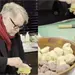 Momento viral en Sundance 2026: Del Toro cocina tortillas a mano