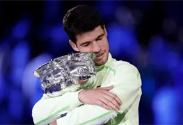 Carlos Alcaraz hace historia al ganar a Djokovic