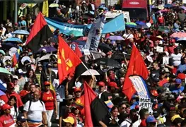 Marcha multitudinaria en Caracas por la liberaci&oacute;n de Nicol&aacute;s Maduro