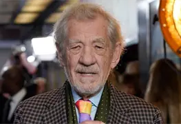 Stephen Colbert elogia la denuncia de injusticias de Ian McKellen