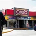 Empleados de Oxxo protegen tiendas en crisis