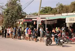 Turistas estadounidenses atrapados en Puerto Vallarta por El Mencho